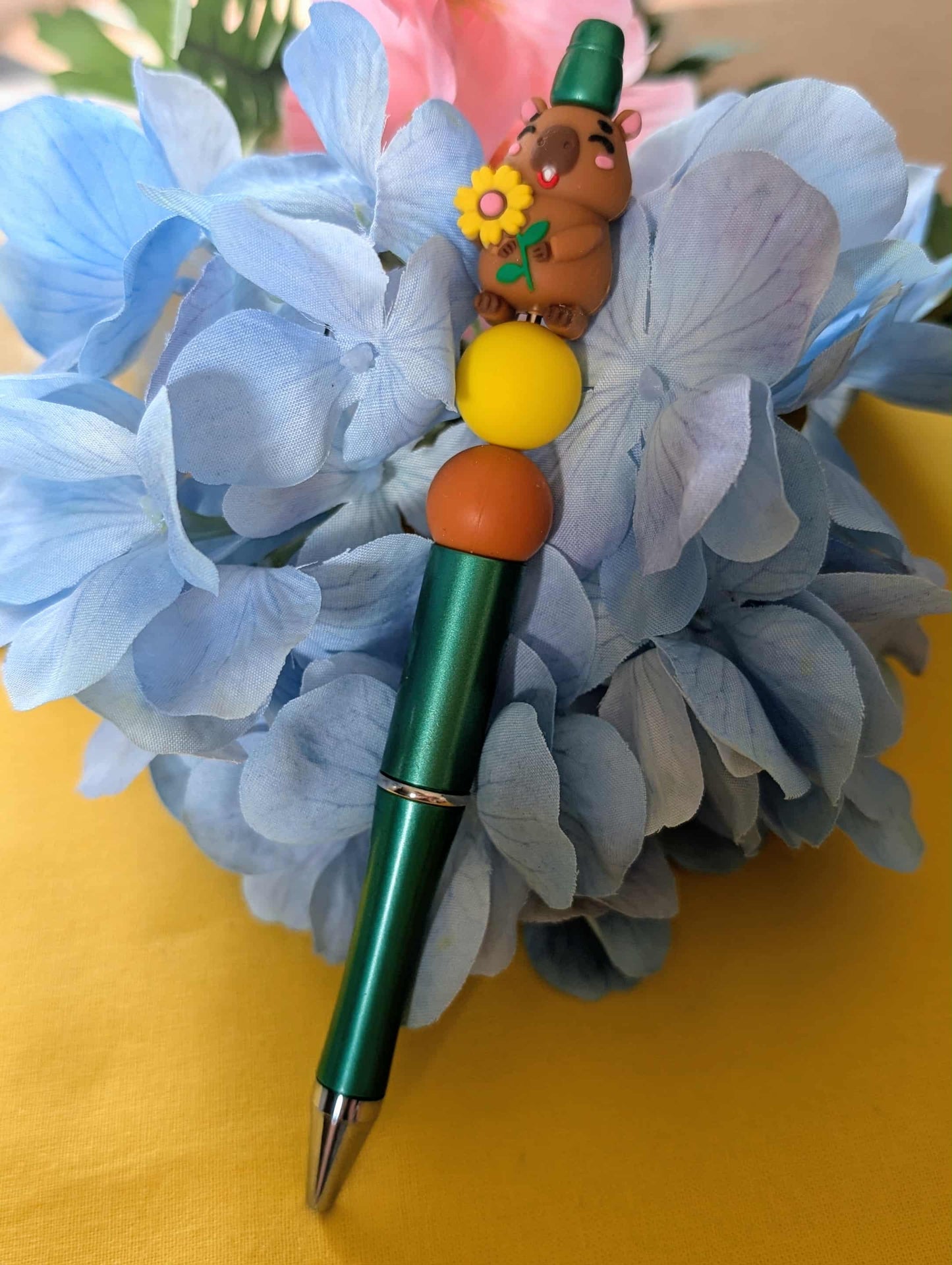 Stylo CAPYBARA vert métalisé