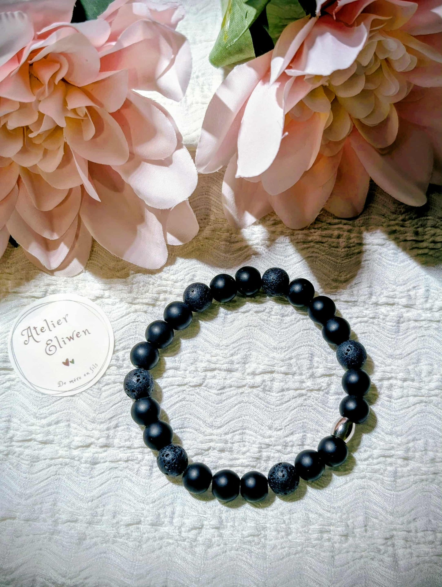 Bracelet en pierres volcaniques